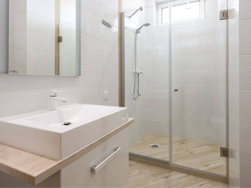 Reforma de baño en Valladolid con instalación de plato de ducha