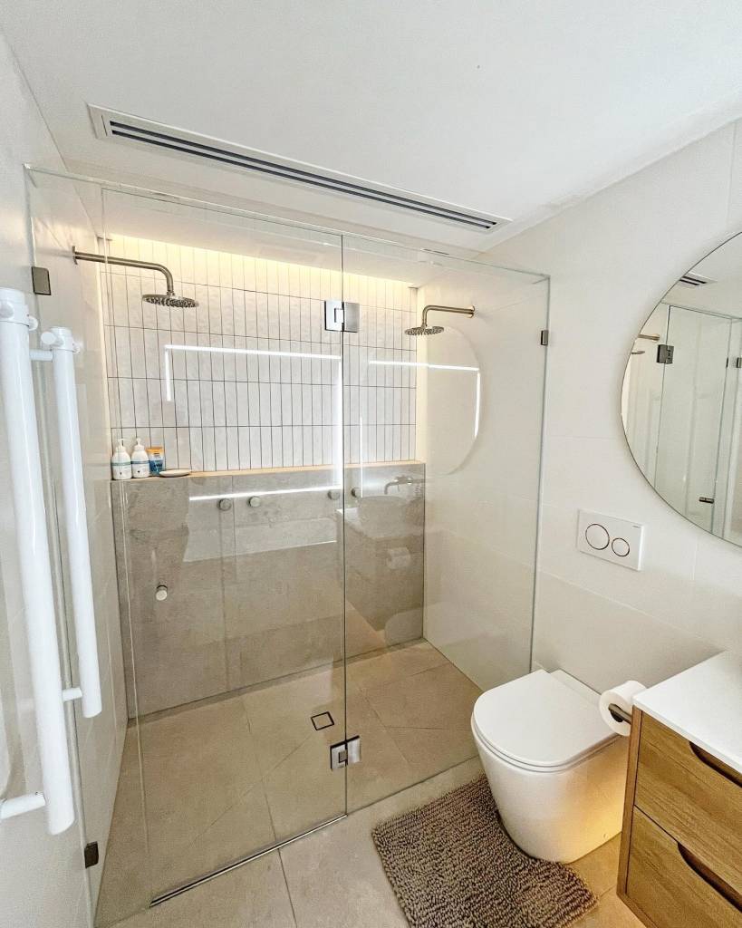 Ventajas de cambiar la bañera por un plato de ducha en Valladolid